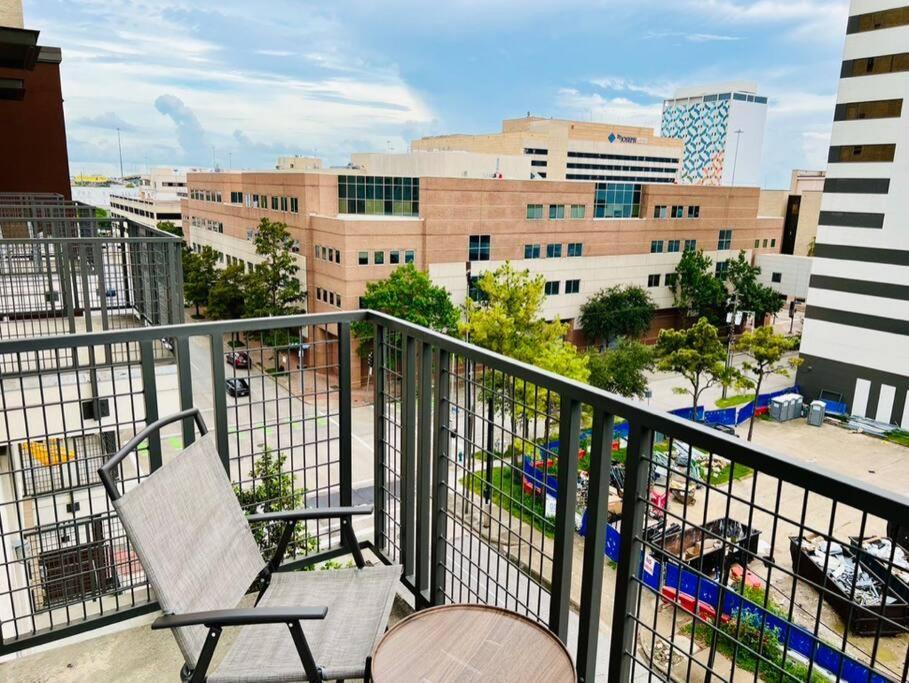 Apto 1 Bed - Kitchen - Free Parking Lägenhet Houston Exteriör bild