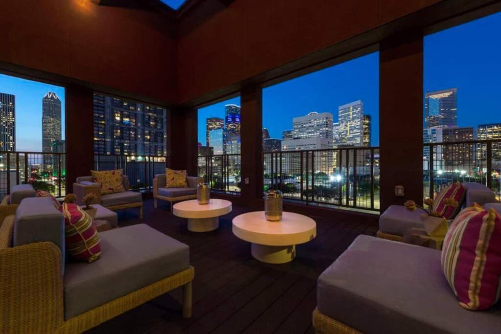 Apto 1 Bed - Kitchen - Free Parking Lägenhet Houston Exteriör bild