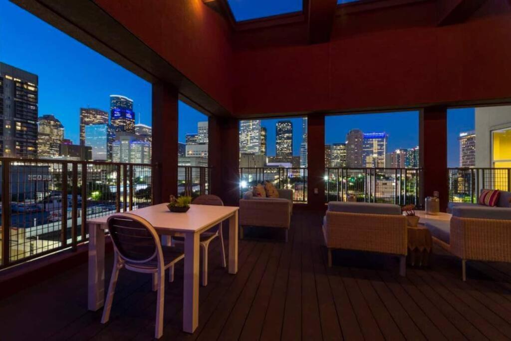 Apto 1 Bed - Kitchen - Free Parking Lägenhet Houston Exteriör bild